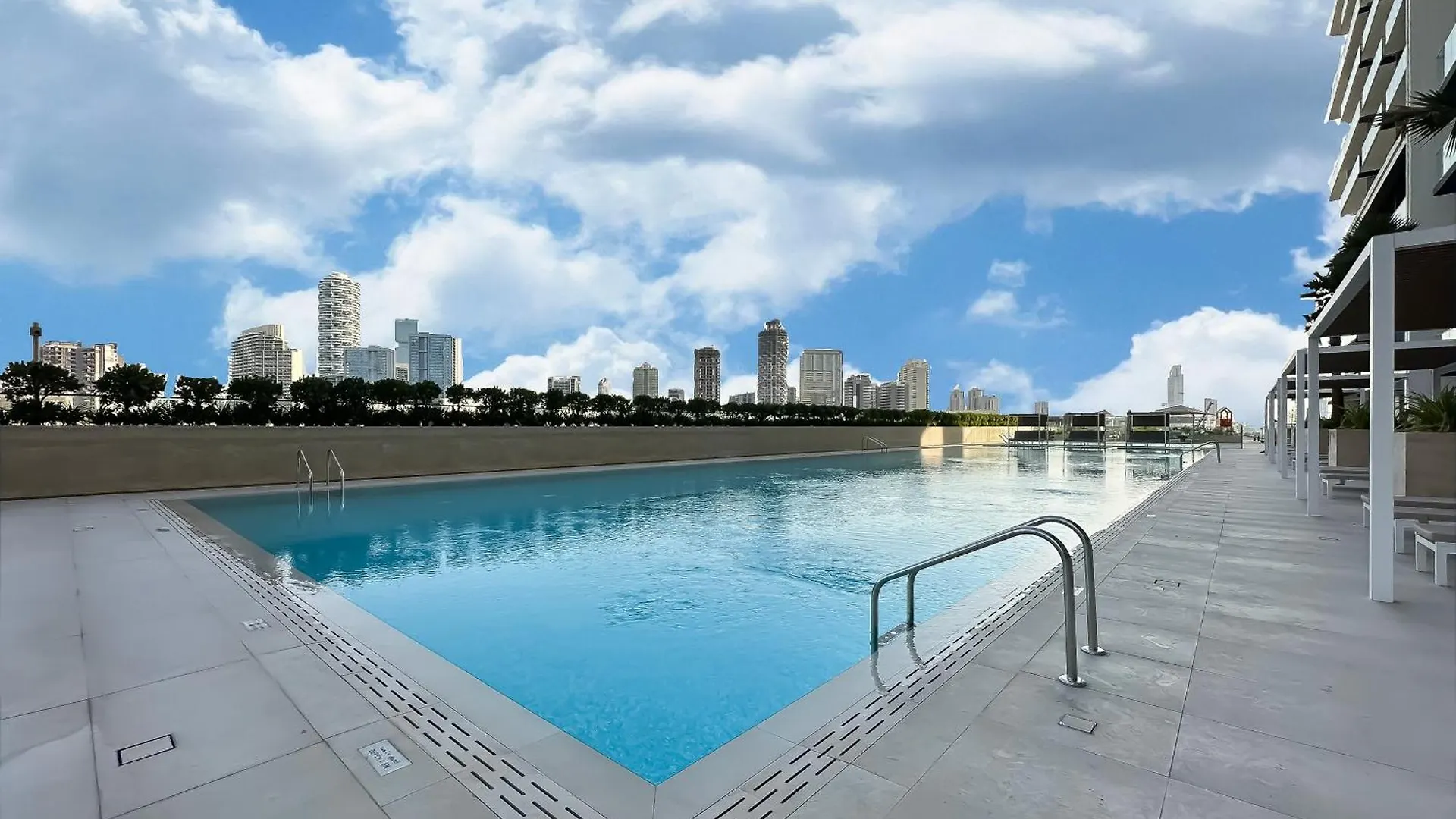 Appartamento Trophy-Brandnew Premium And Vibrant 1Br In Jvc Dubai